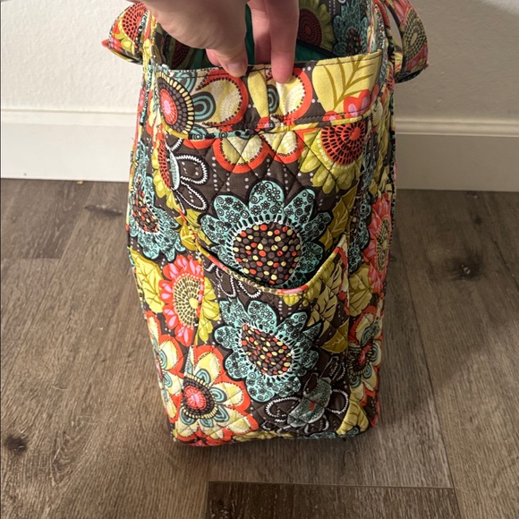 Vera Bradley Get Carried Away Tote - “Flower Shower” design - NWT - Picture 5 of 9